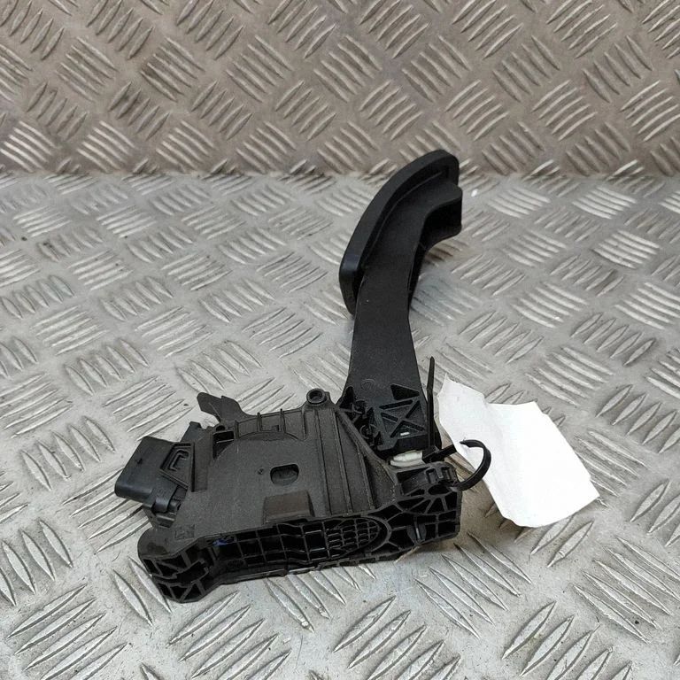 Accelerator throttle pedal – Volkswagen ID.4 (2020-)