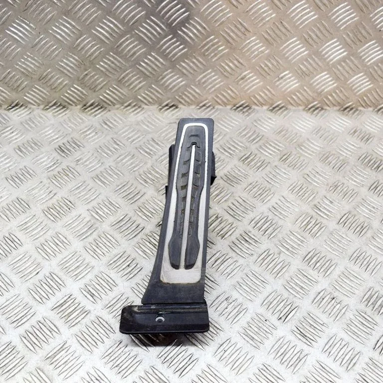 Gaasipedaal – BMW 3-seeria G20 G21 (2019-)