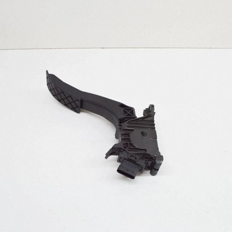 Accelerator throttle pedal – Volkswagen ID.4 (2020-)