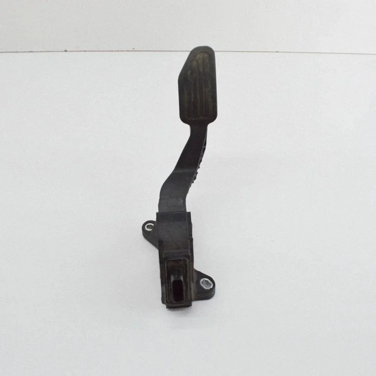 Akseleratora pedālis 781100D160