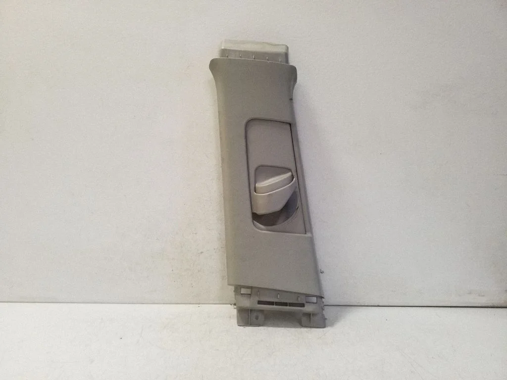 (B) piilari kate (ülemine) – Toyota Prius (XW30) (2009-2015)