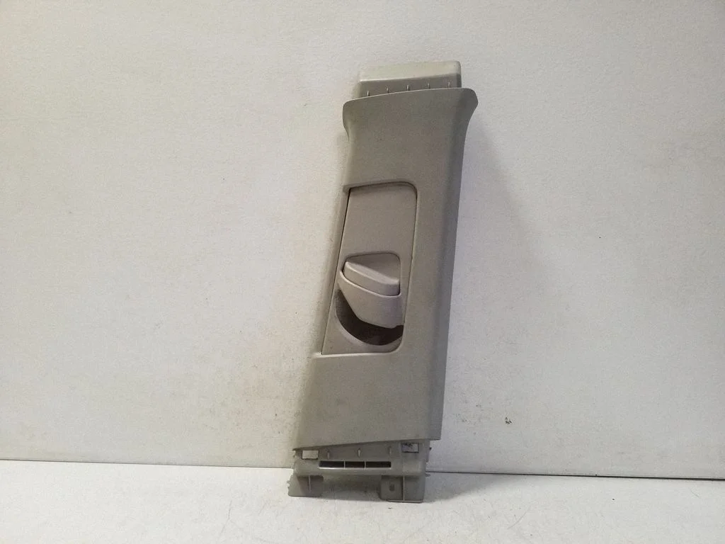 (B) piilari kate (ülemine) – Toyota Prius (XW30) (2009-2015)