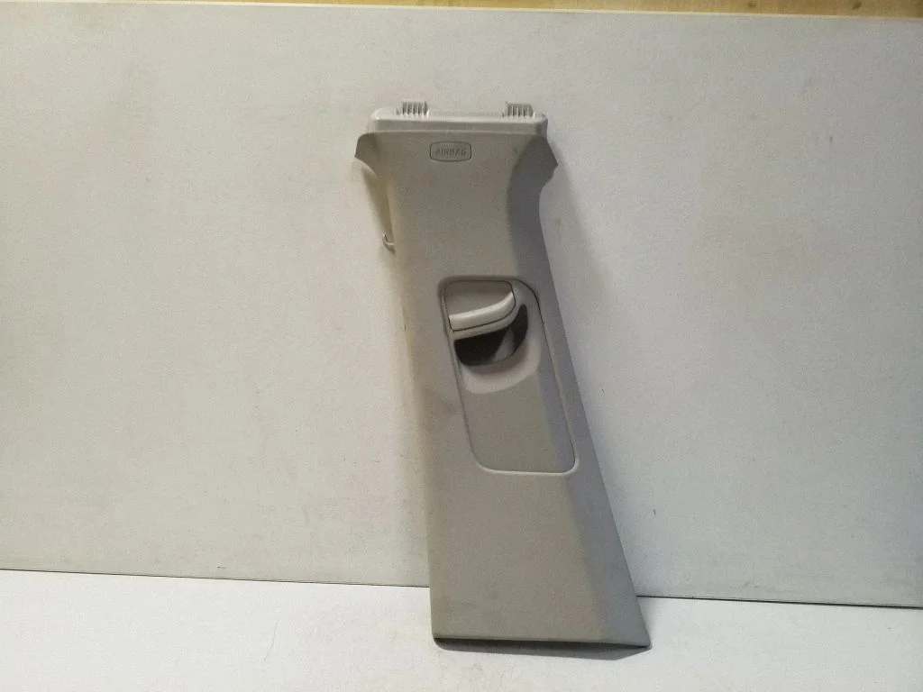 (B) pillar trim (top) 658867243