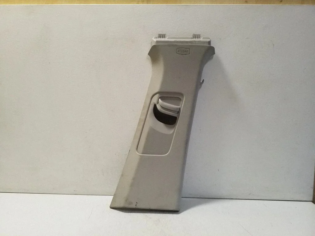 (B) pillar trim (top) 658867244
