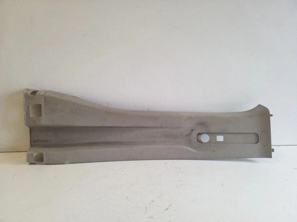 (B) pillar trim (top) 93868214