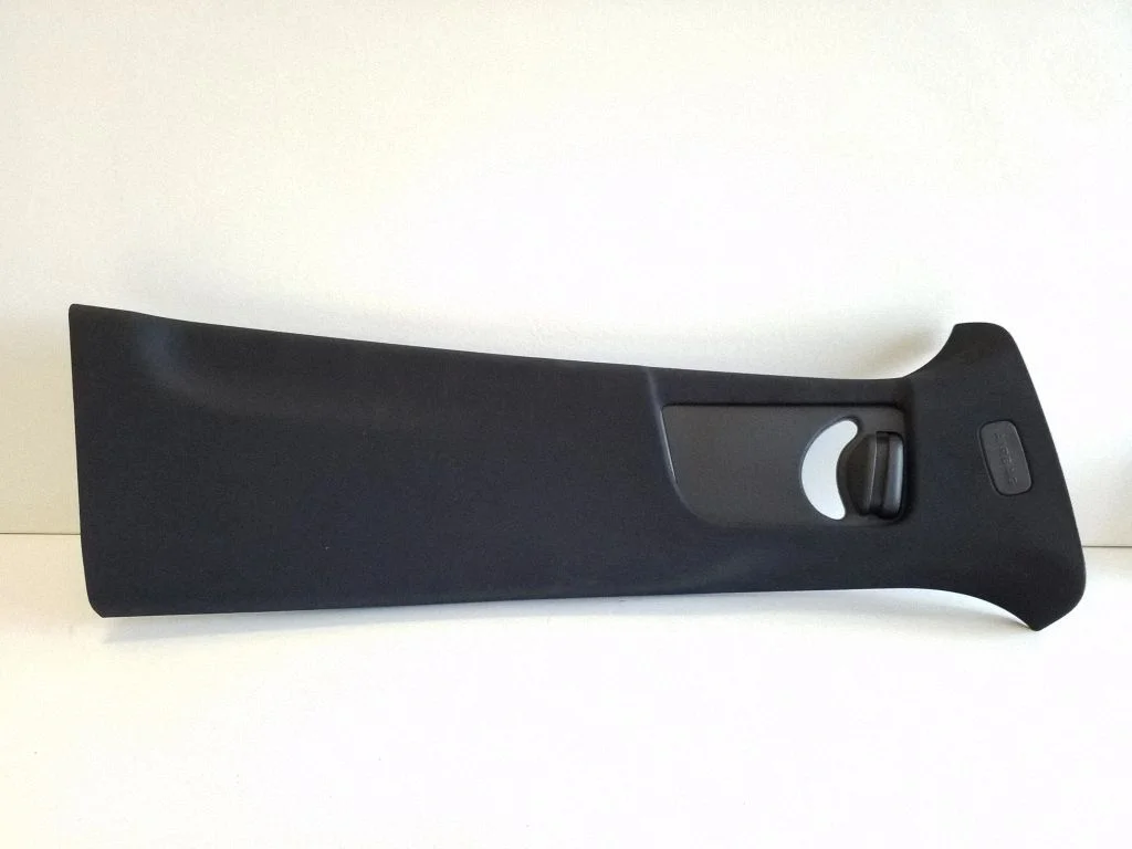 (B) pillar trim (top) A2546900601