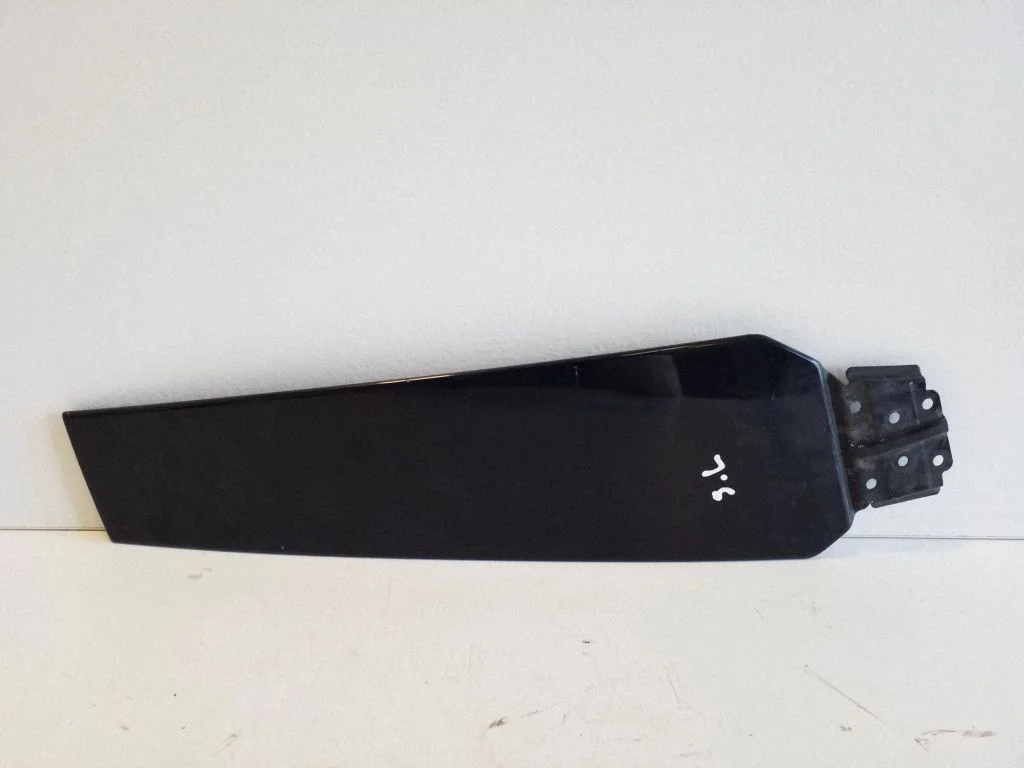 (B) statņa apdare (augšējā) 8T8853289