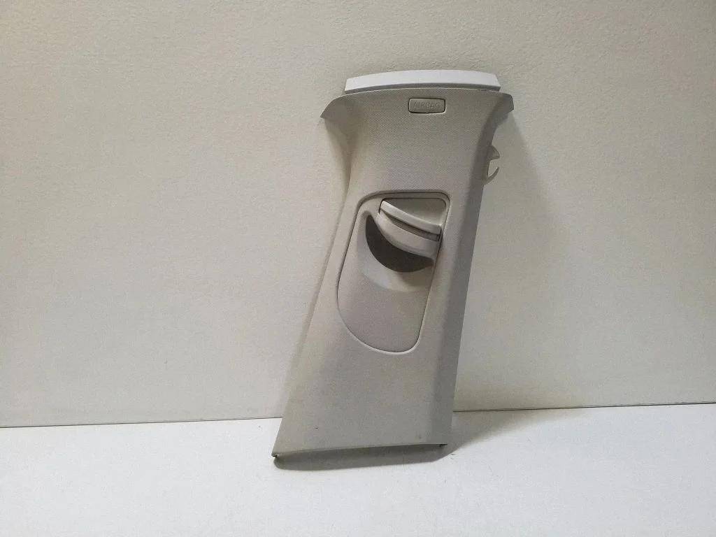 (B) pillar trim (top) – Volkswagen e-Golf (2014-)