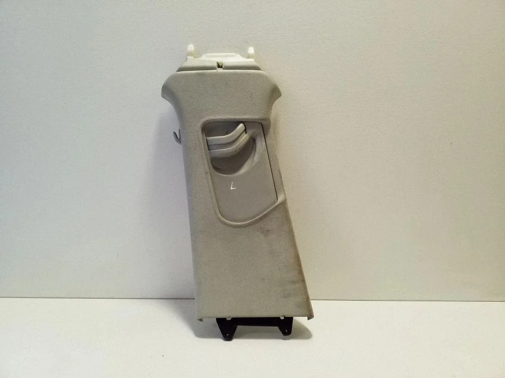 (B) pillar trim (top) – Audi Q3 8U (2011-2016)