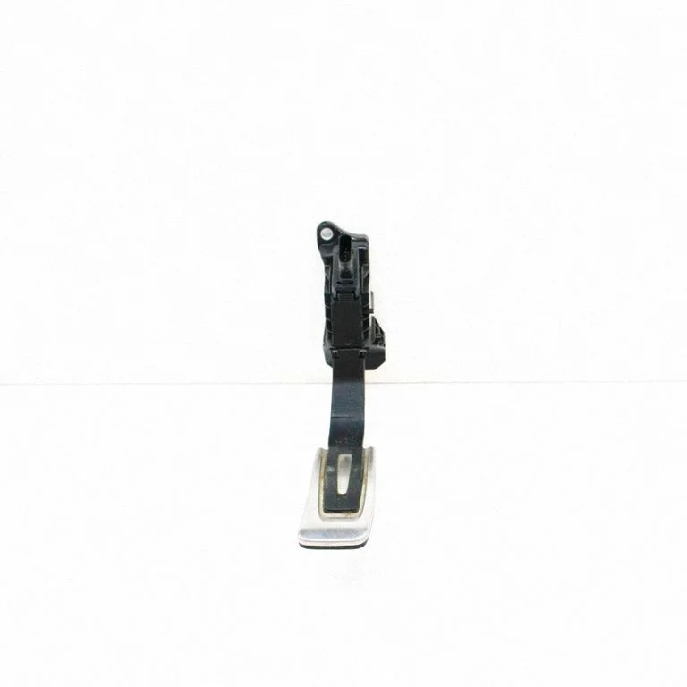 Gaasipedaal 8W1723523A