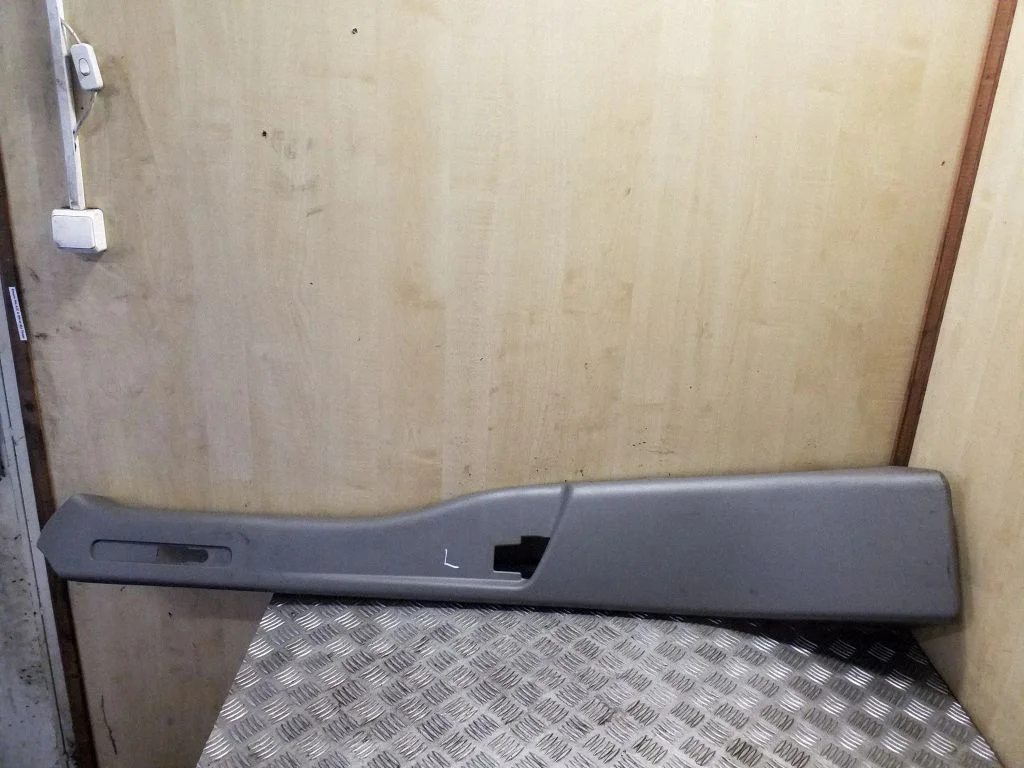 (B) piilari kate (ülemine) 769160016R – Renault Master III (2010-2024)
