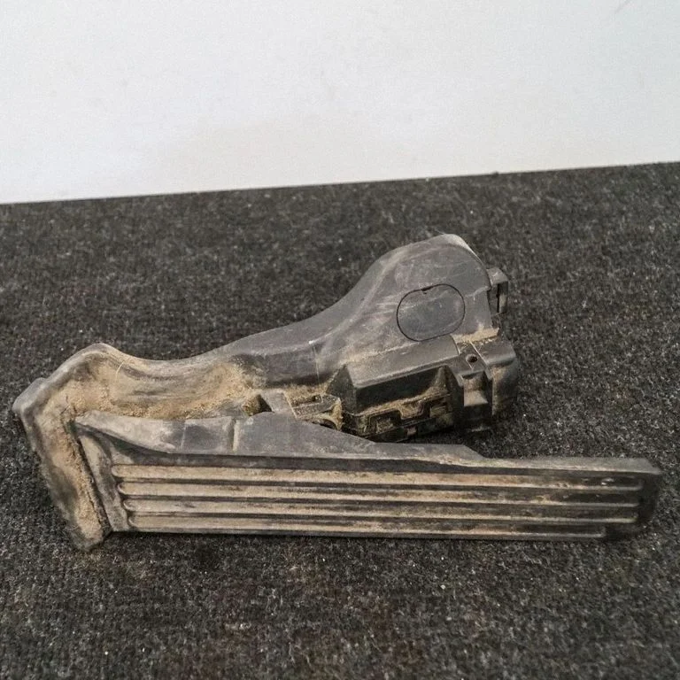 Akseleratora pedālis 1K1721503L