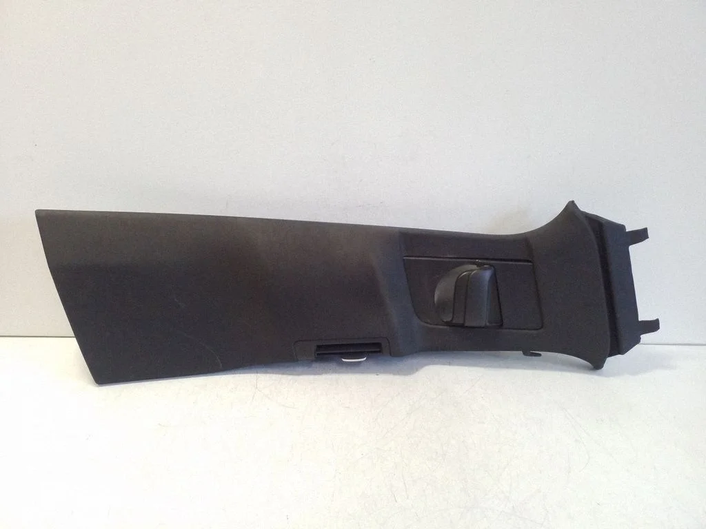 (B) pillar trim (top) – Volvo XC60 (2017-)