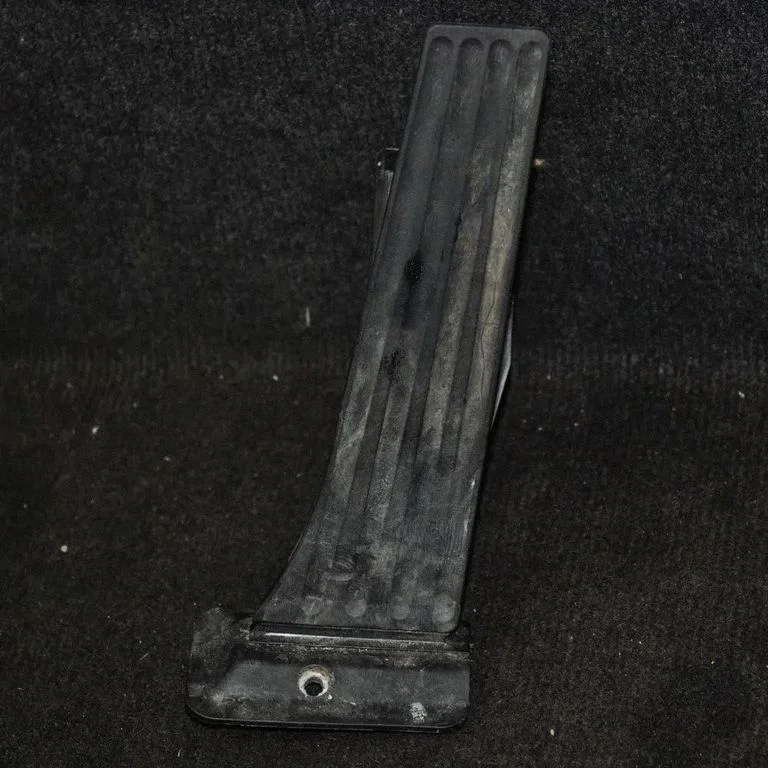 Akseleratora pedālis – BMW 3. sērija E92 E93 (2005-2014)