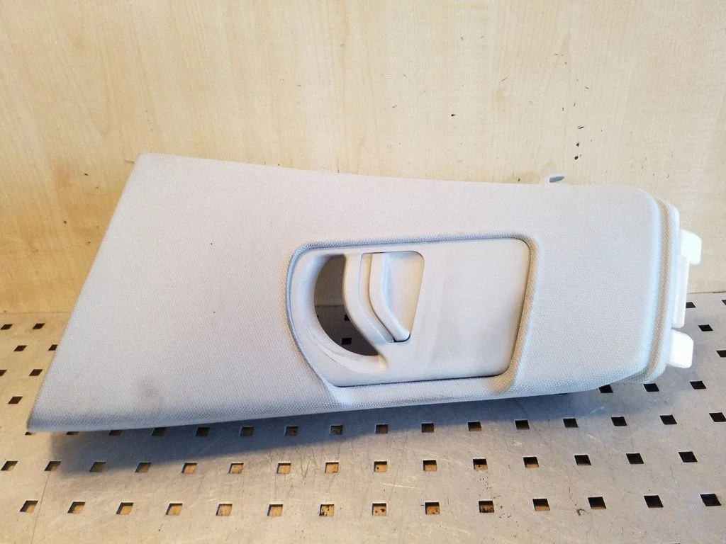 (B) statņa apdare (augšējā) 8T8867293