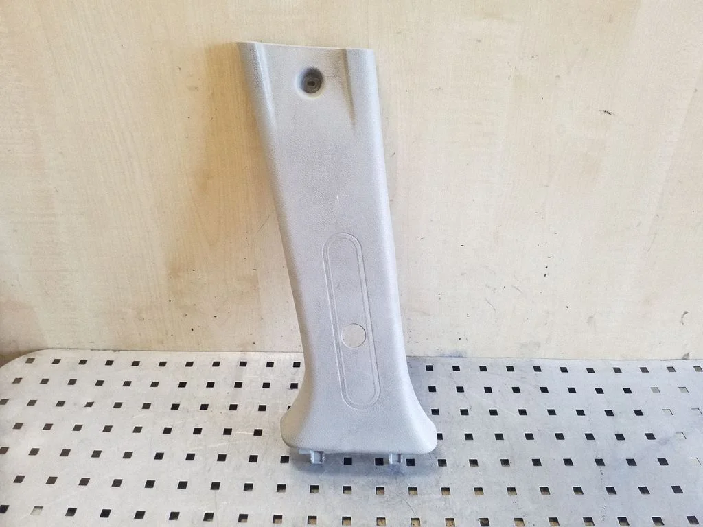 (B) pillar trim (top) 769142765R