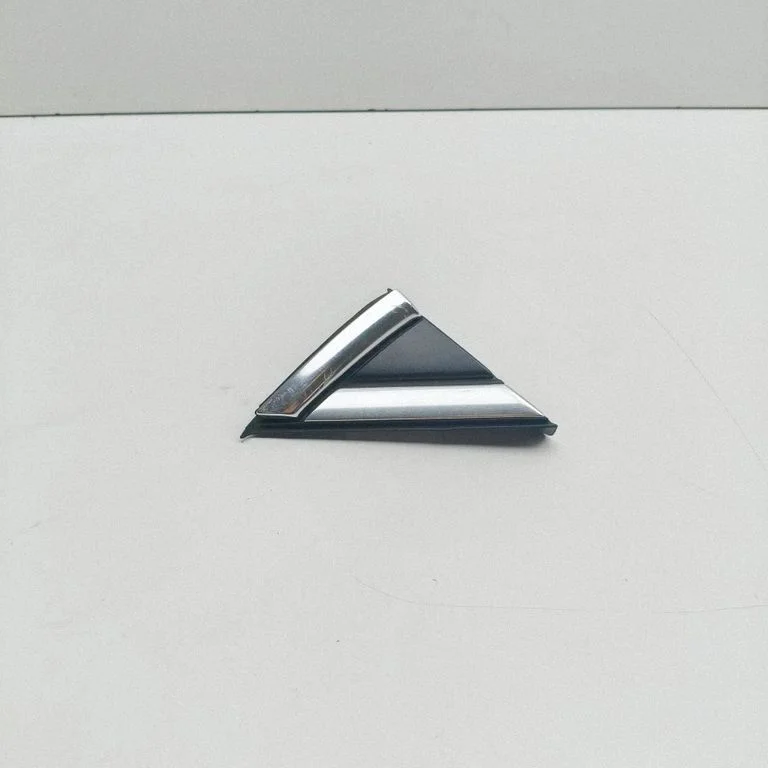 Spoguļa plastmasas apdare 57A853274C