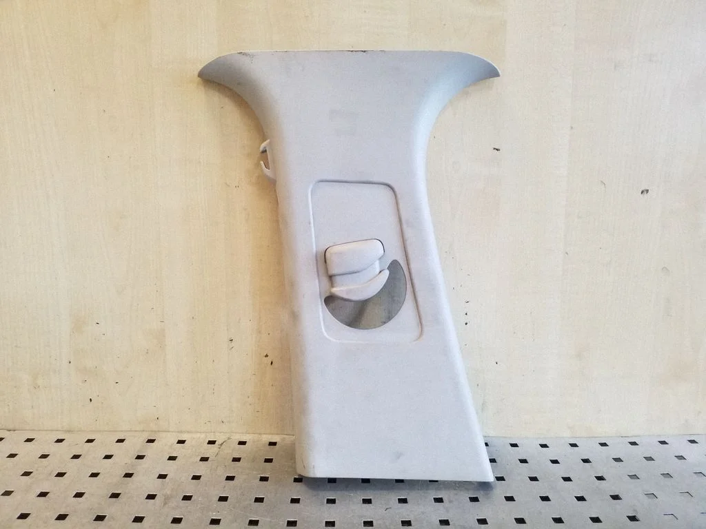 (B) statņa apdare (augšējā) – Citroen C4 Grand Picasso (2013-2018)