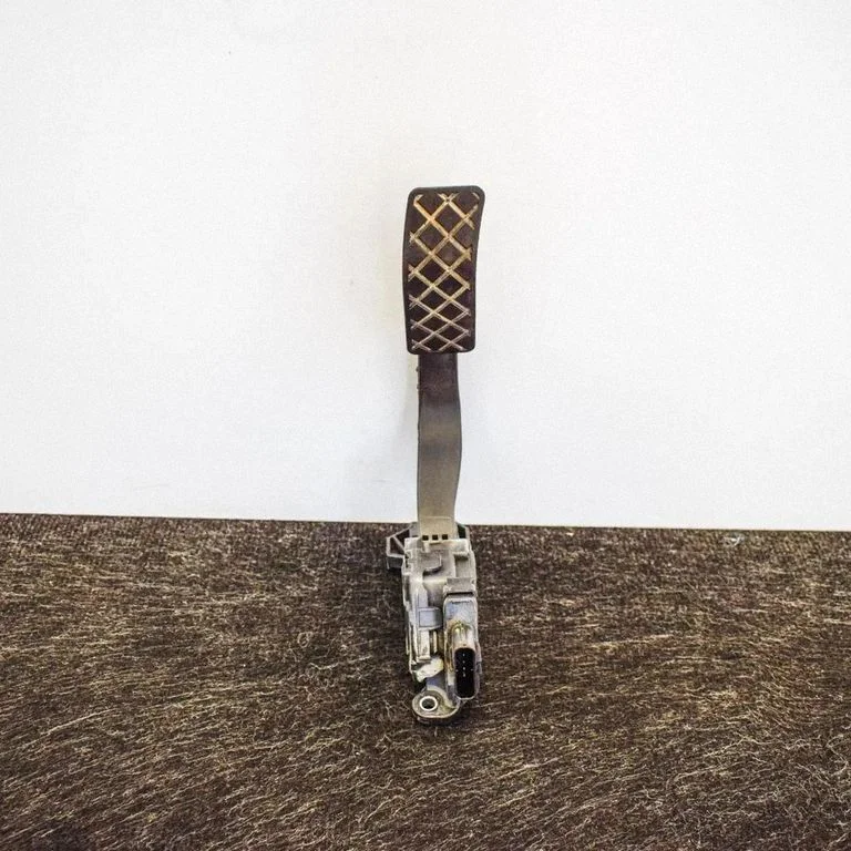 Accelerator throttle pedal 8K1723523A