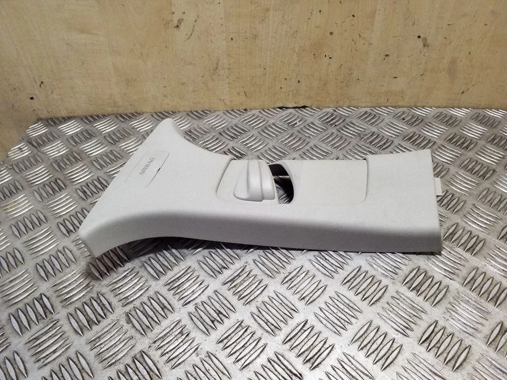 (B) pillar trim (top) – Ford Mondeo MK IV (2007-2014)