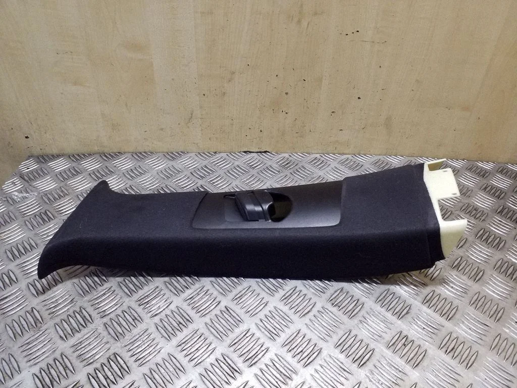(B) pillar trim (top) 51438203871
