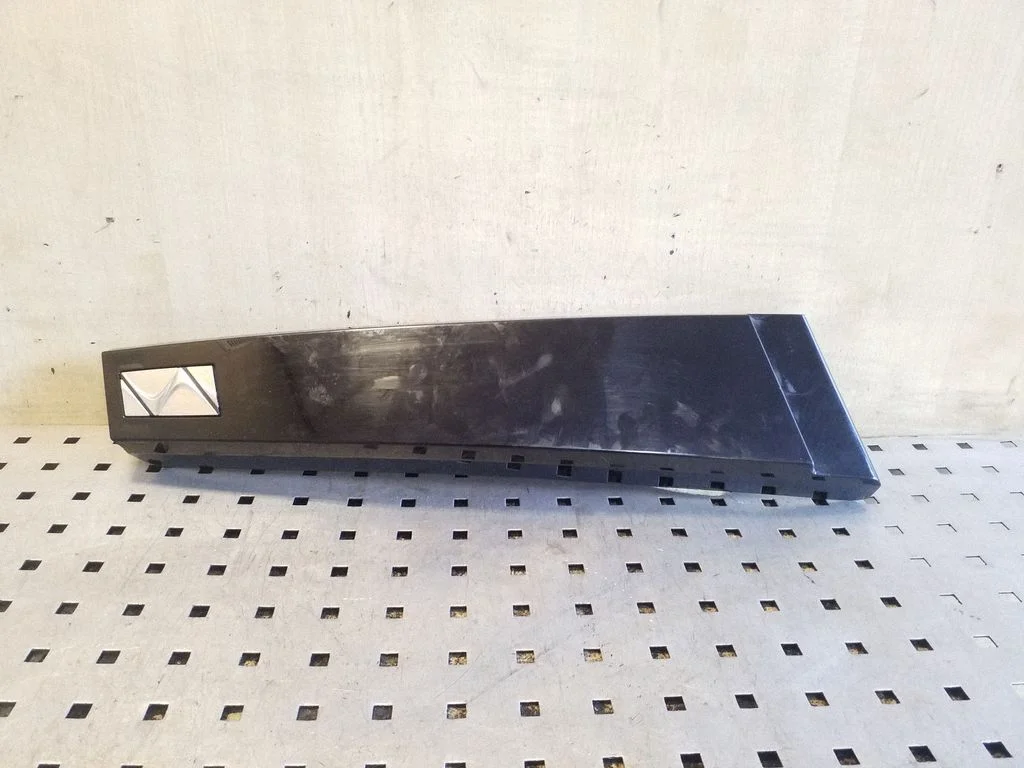 (B) pillar trim (top) 9687876277