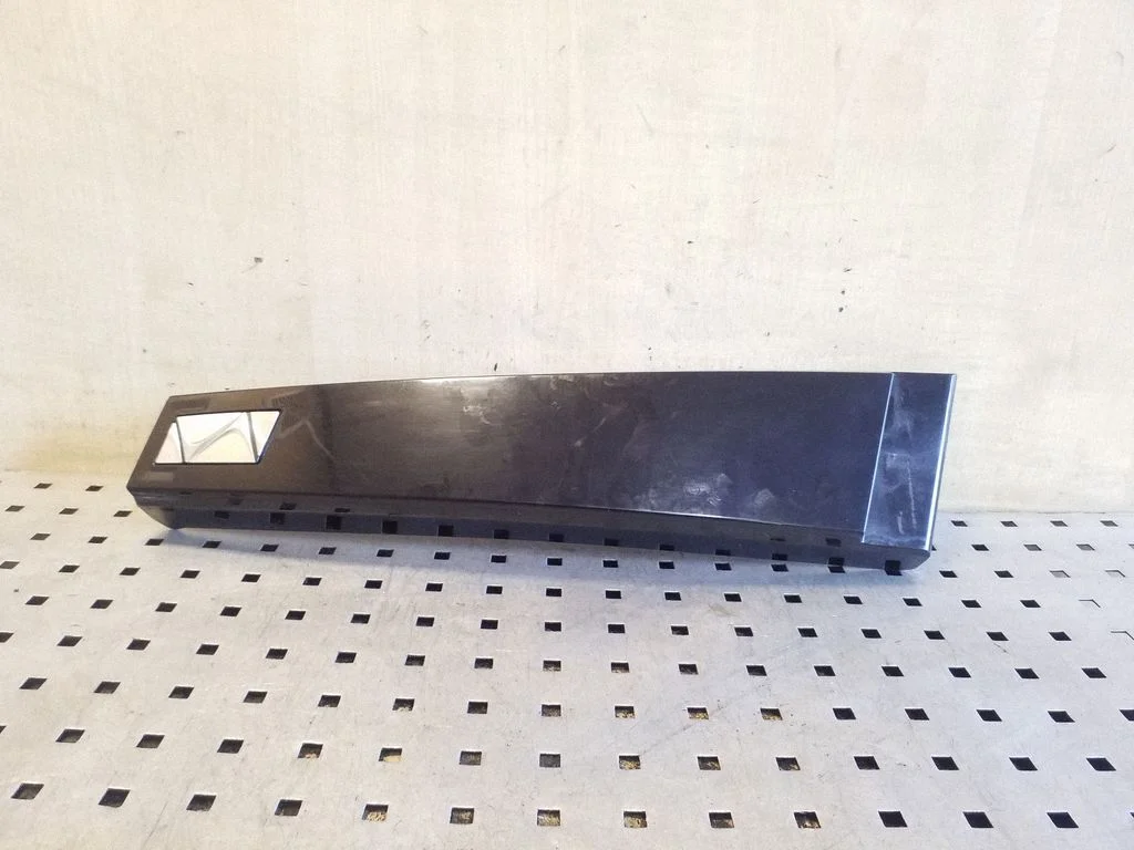 (B) pillar trim (top) 9687376177