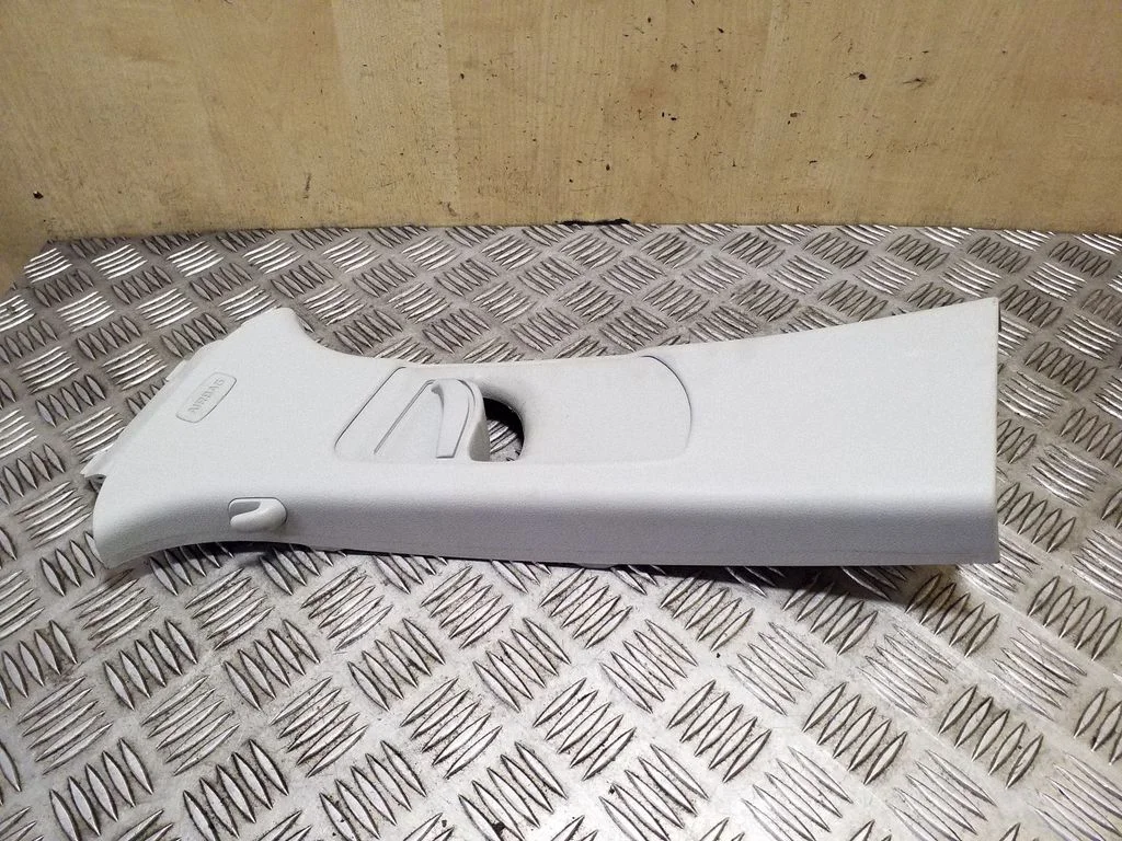 (B) pillar trim (top) 5L0867243