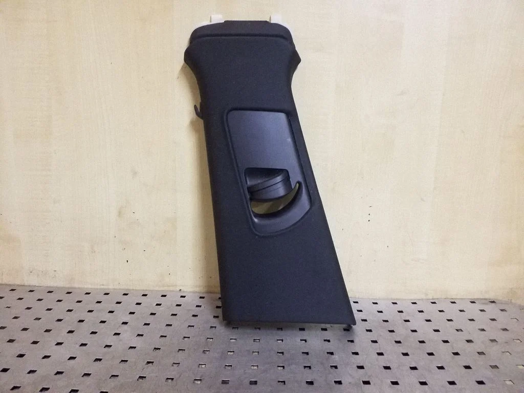 (B) pillar trim (top) – Audi Q5 SQ5 8R (2008-2017)