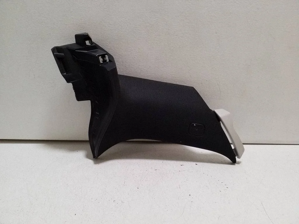 (C) pillar trim – Mercedes-Benz EQC (2019-)