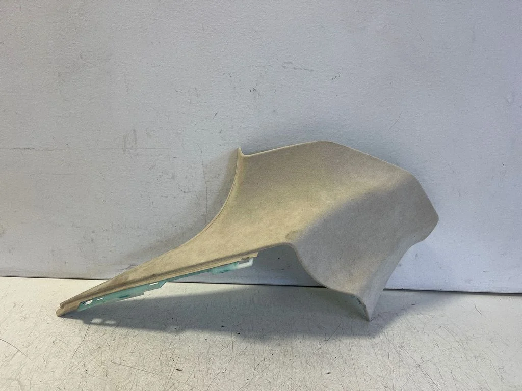 (C) pillar trim – Tesla Model S (2012-)
