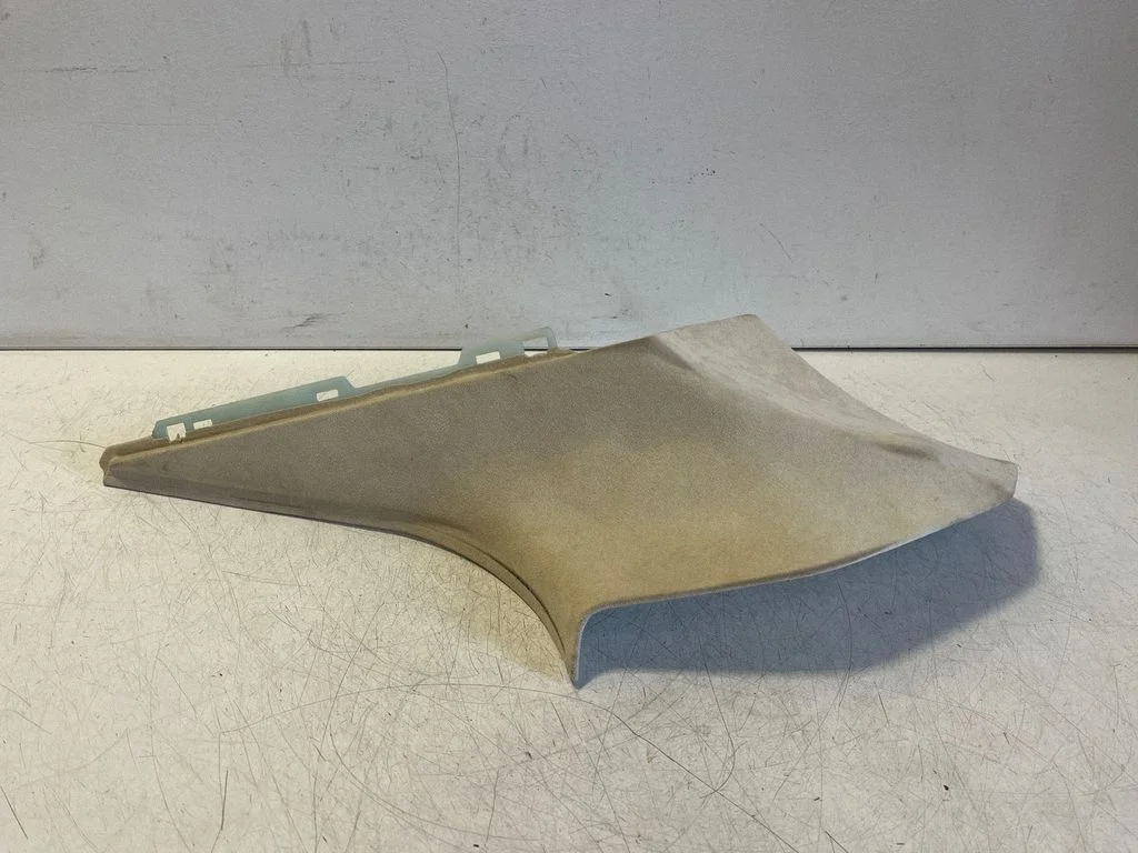 (C) pillar trim – Tesla Model S (2012-)