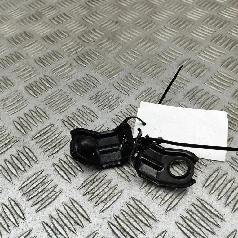 Radiatoru paneļa kronšteins SC2EM1315711