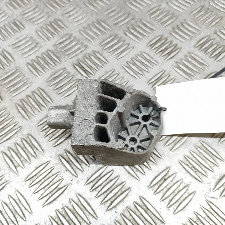Radiatoru paneļa kronšteins – Maserati Ghibli (2013-)