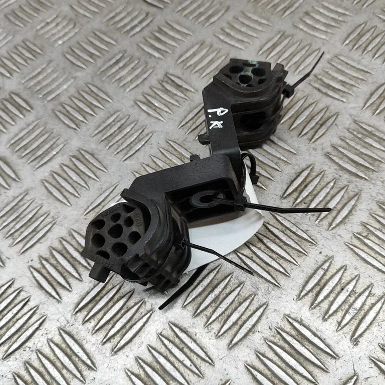 Radiatoru paneļa kronšteins 52434527