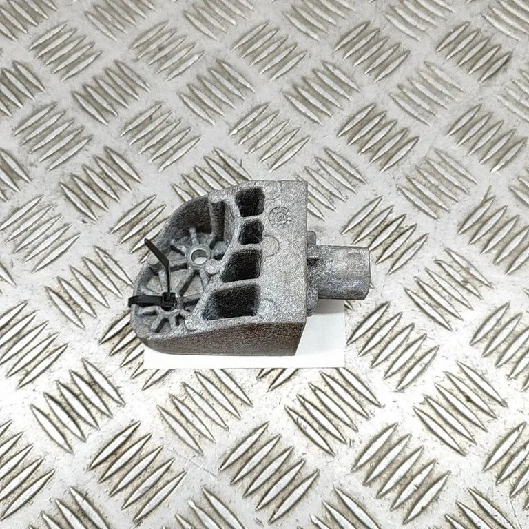 Radiatoru paneļa kronšteins – Maserati Ghibli (2013-)