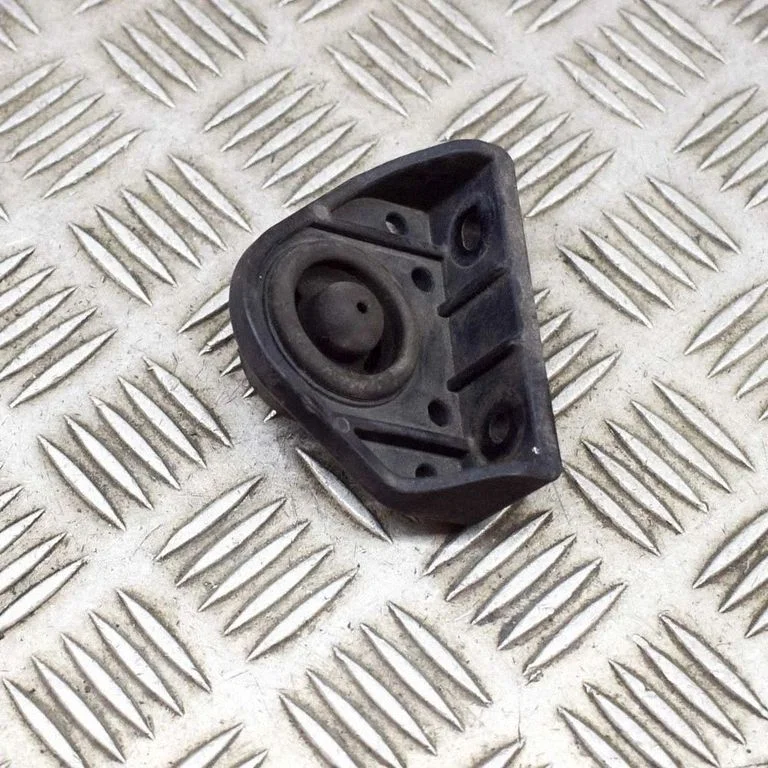 Radiatoru paneļa kronšteins 25333D9000