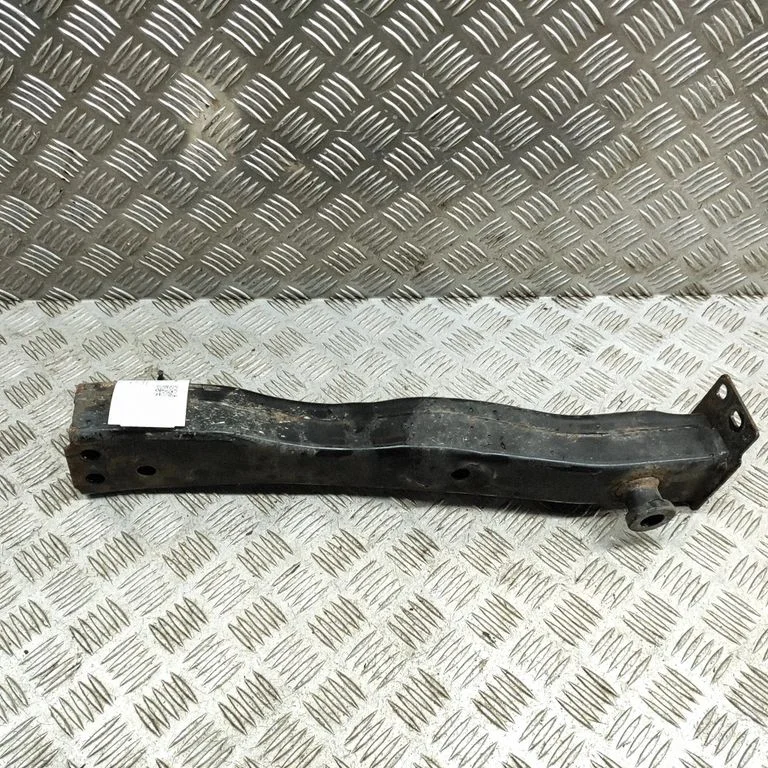 Radiatoru paneļa kronšteins 544114EA0B