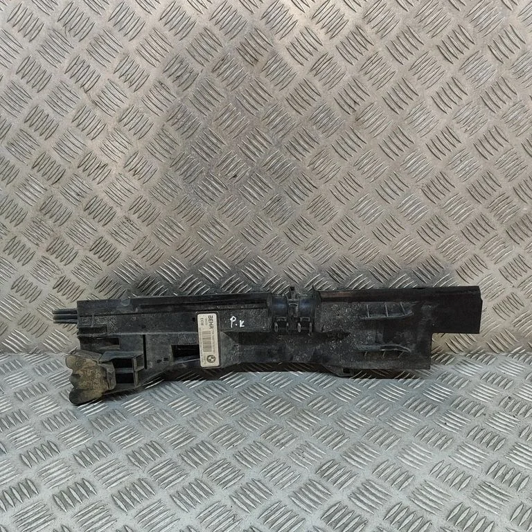 Radiatoru paneļa kronšteins 7586775