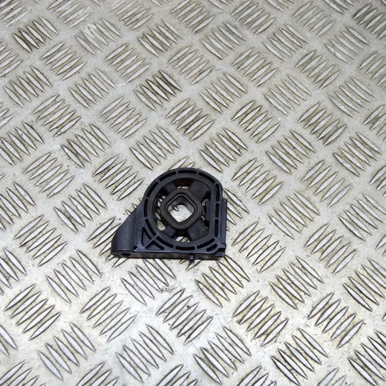 Radiatoru paneļa kronšteins