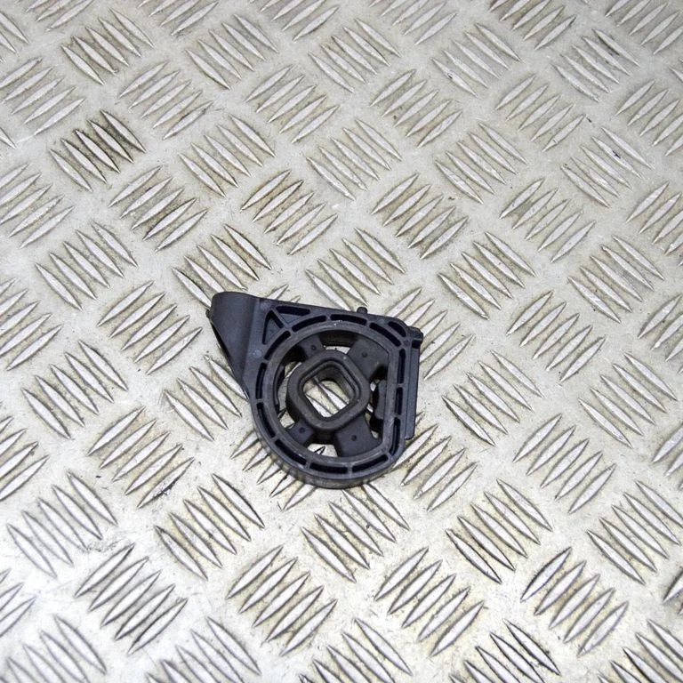 Radiatoru paneļa kronšteins