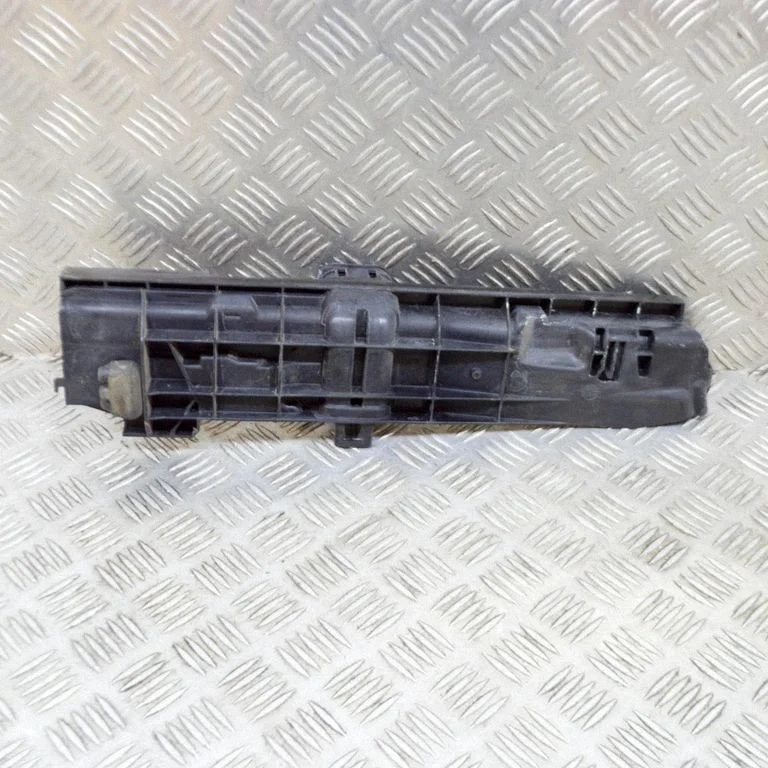 Radiatoru paneļa kronšteins 7524912