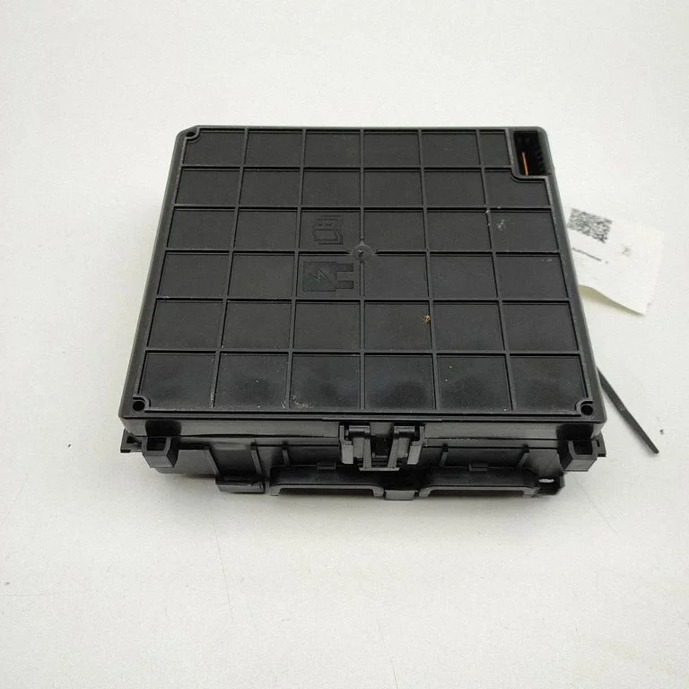 Drošinātāju kārba (komplekts) R1TT14D068BAC