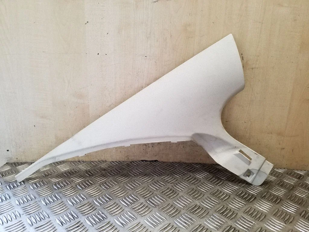 (C) pillar trim – Volkswagen Passat CC (2008-2016)