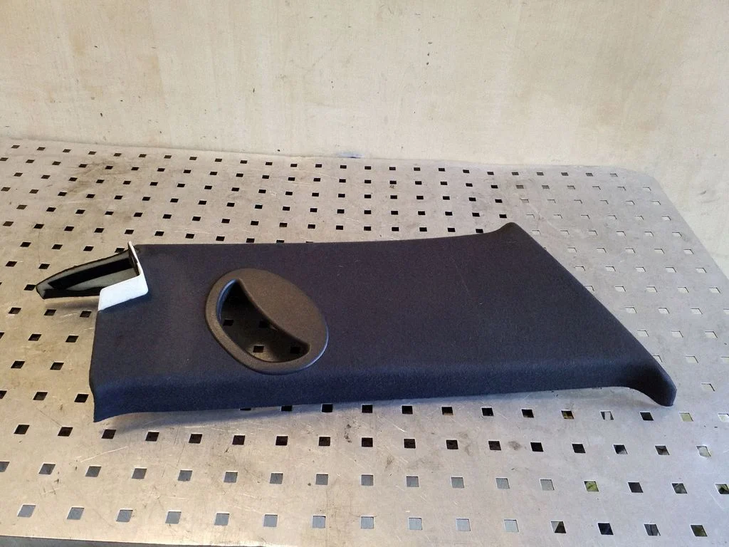 (C) pillar trim – BMW X5 E53 (1999-2006)