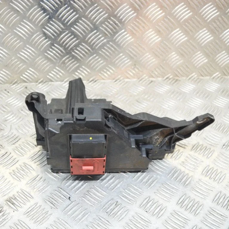 Skrzynka bezpieczników (komplet) A2135400850