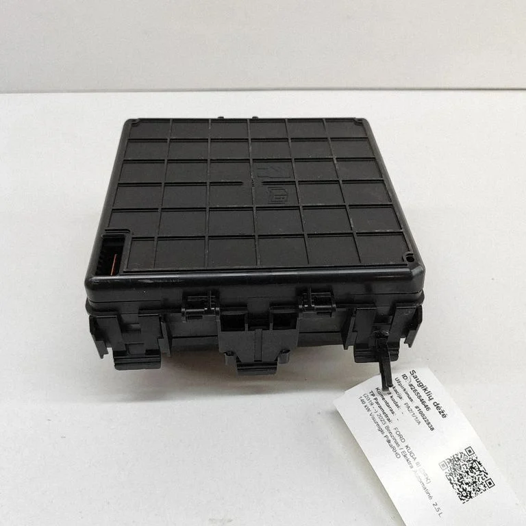 Fuse box set JC6T14A003AB