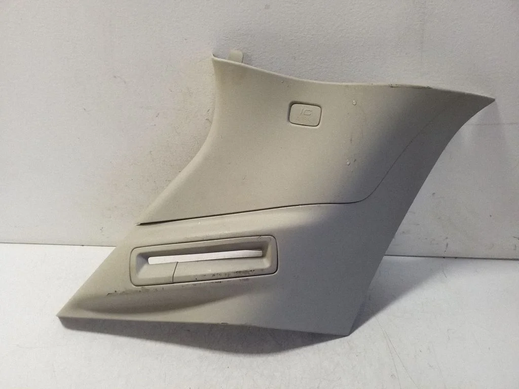 (D)pillar trim (top) 31363594