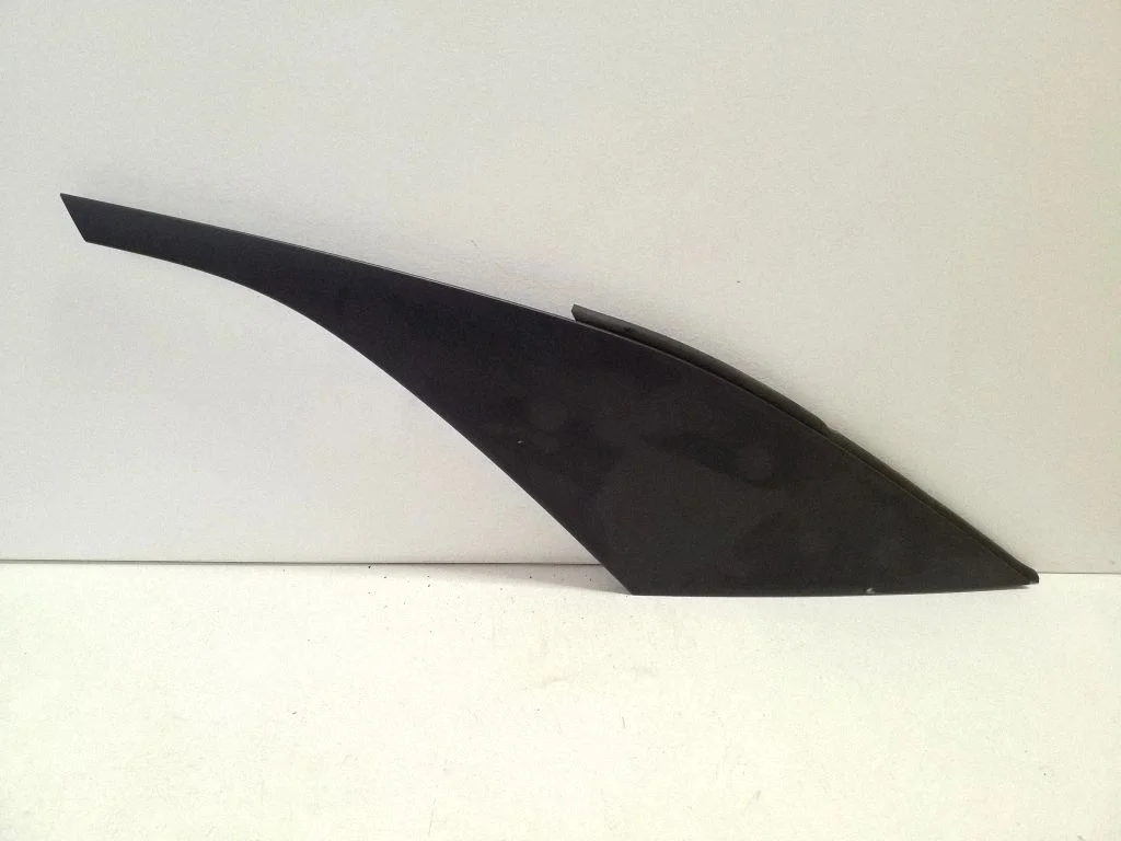 (D)pillar trim (top) 11A853377C