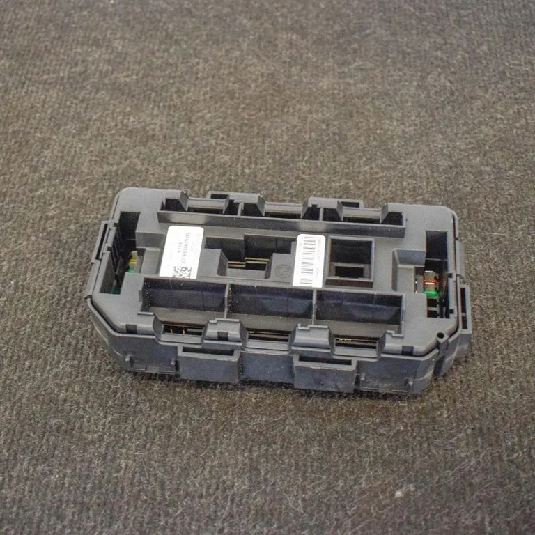 Fuse box set 9337879